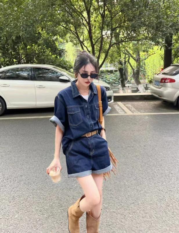 牛仔穿搭亮眼新选择